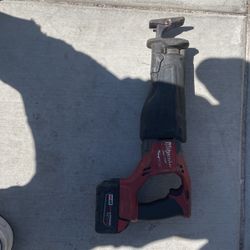 Milwaukee Saw saw With Battery 