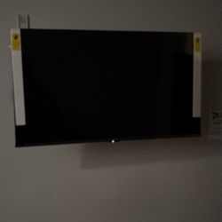 50 Inch , Hisense Roku Flat Screen Tv