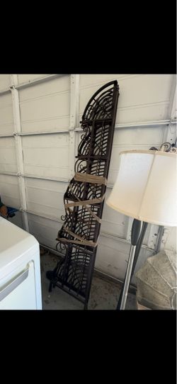 Corner shelf