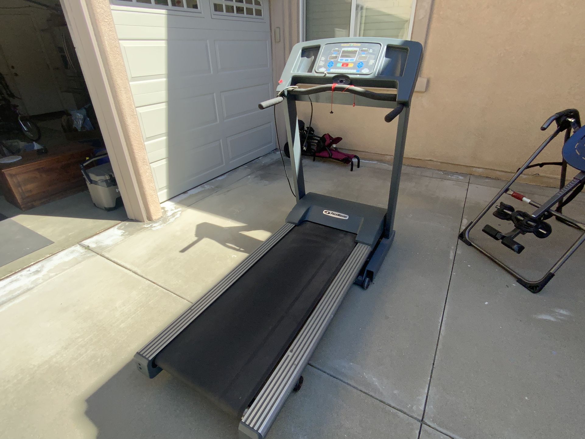 Pacemaster Gold Elite( Treadmill (used) Runs Great!