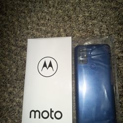 BRAND NEW UNLOCKED MOTO G PLAY 