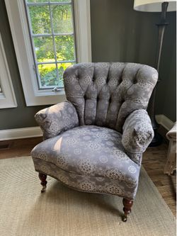 Victorian button back chair with nail trim