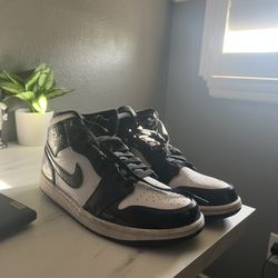 Black And White Jordan 1 Mids (Size 9.5)