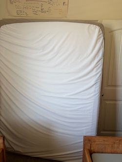 QUEEN SIZE MATTRESS