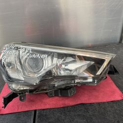 2014 2015 2016 2017 2018 2019 TOYOTA 4RUNNER RIGHT SIDE HEADLIGHT OEM USED 