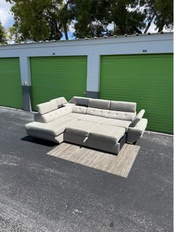 Like New El Dorado Light Gray Sectional Couch Sofa