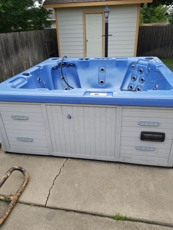 Jacuzzi for Sale in berville, TX OfferUp