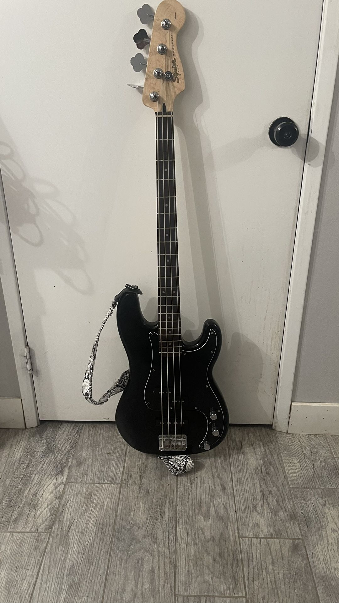Fender Squier Affinity Series Bass