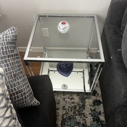 Contemporary Coffee/ End Table