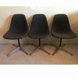 3 Vintage MCM Mid Century Modern Black Herman Miller Eames Fiberglass Chairs Aluminum  X Pedestal 