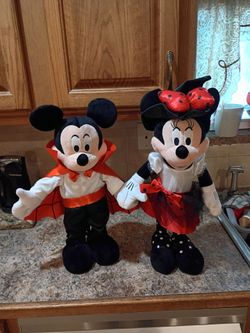 Disney Mickey & Minnie Mouse Door Greeters info 👇