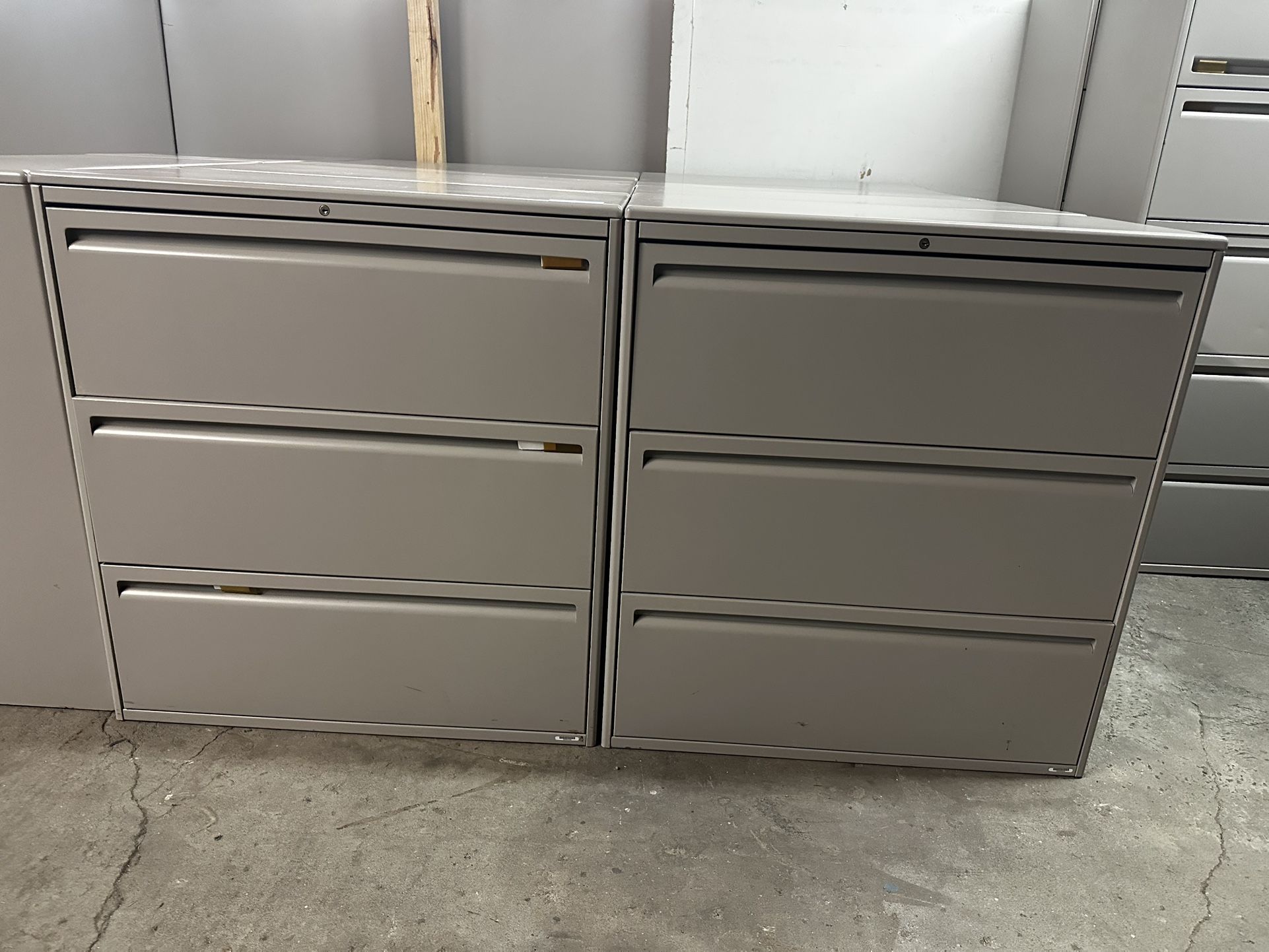 OFFICE/HOME FILE CABINET 3 DRAWERS LATERAL METAL FILE