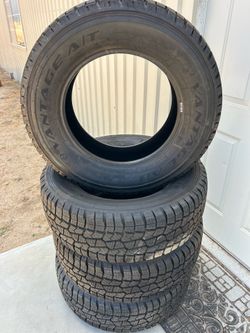 VANTAGE AT Tires 275/65R18