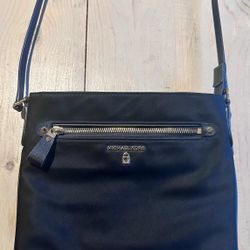 MICHAEL KORS Black Crossbody Bag