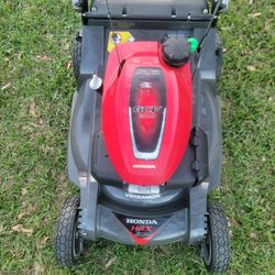 Honda HRX217K6VKAA Usada trabajando bien  no trae bolsa 🚫  GCV200