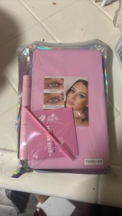 Eyelash kits