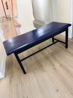Massage Therapy Bed – Great Condition