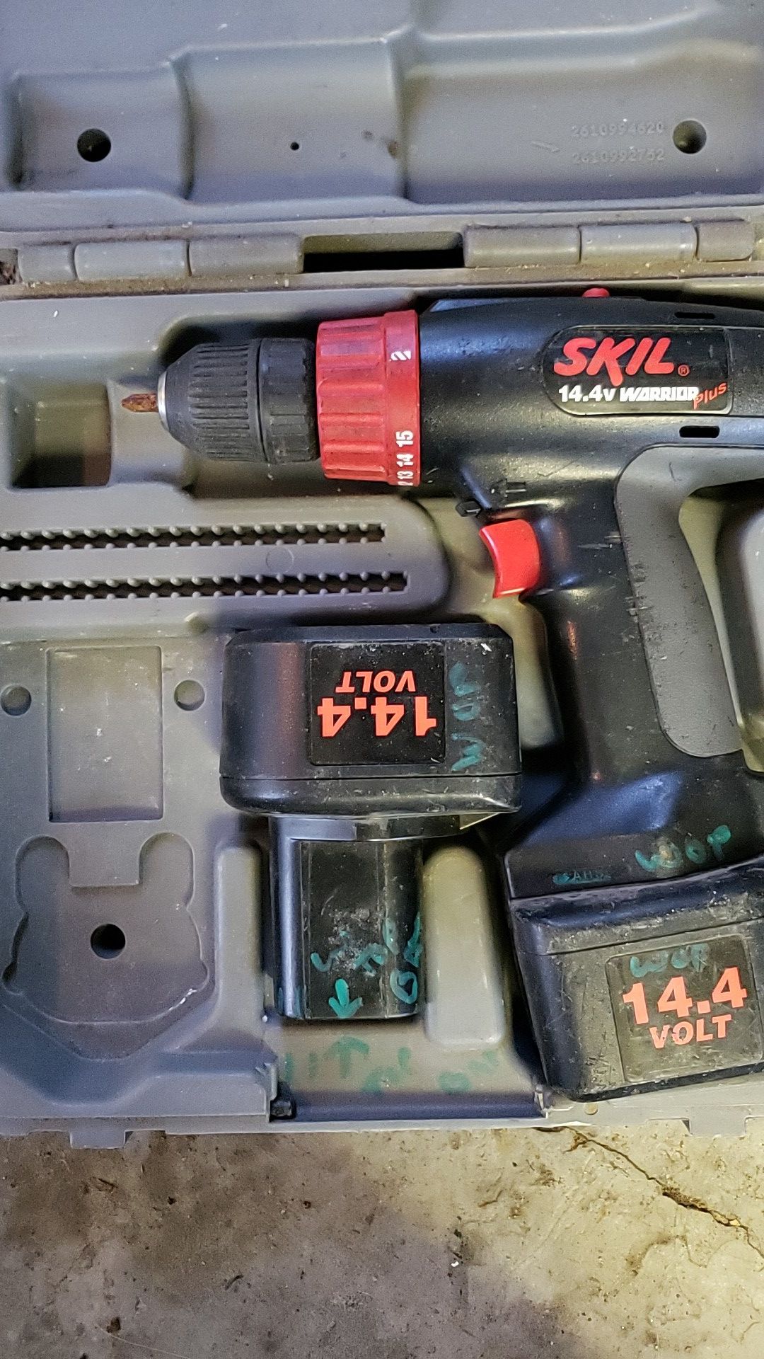 Free Skill 14.4 volt drill no charger- Gratis