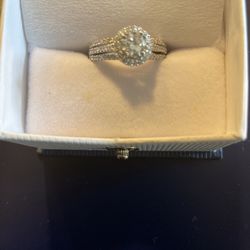 Beautiful Engagement Ring 1.12 Carat