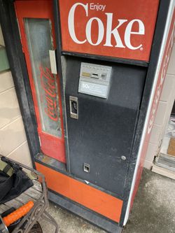 Vintage Coke Machine 