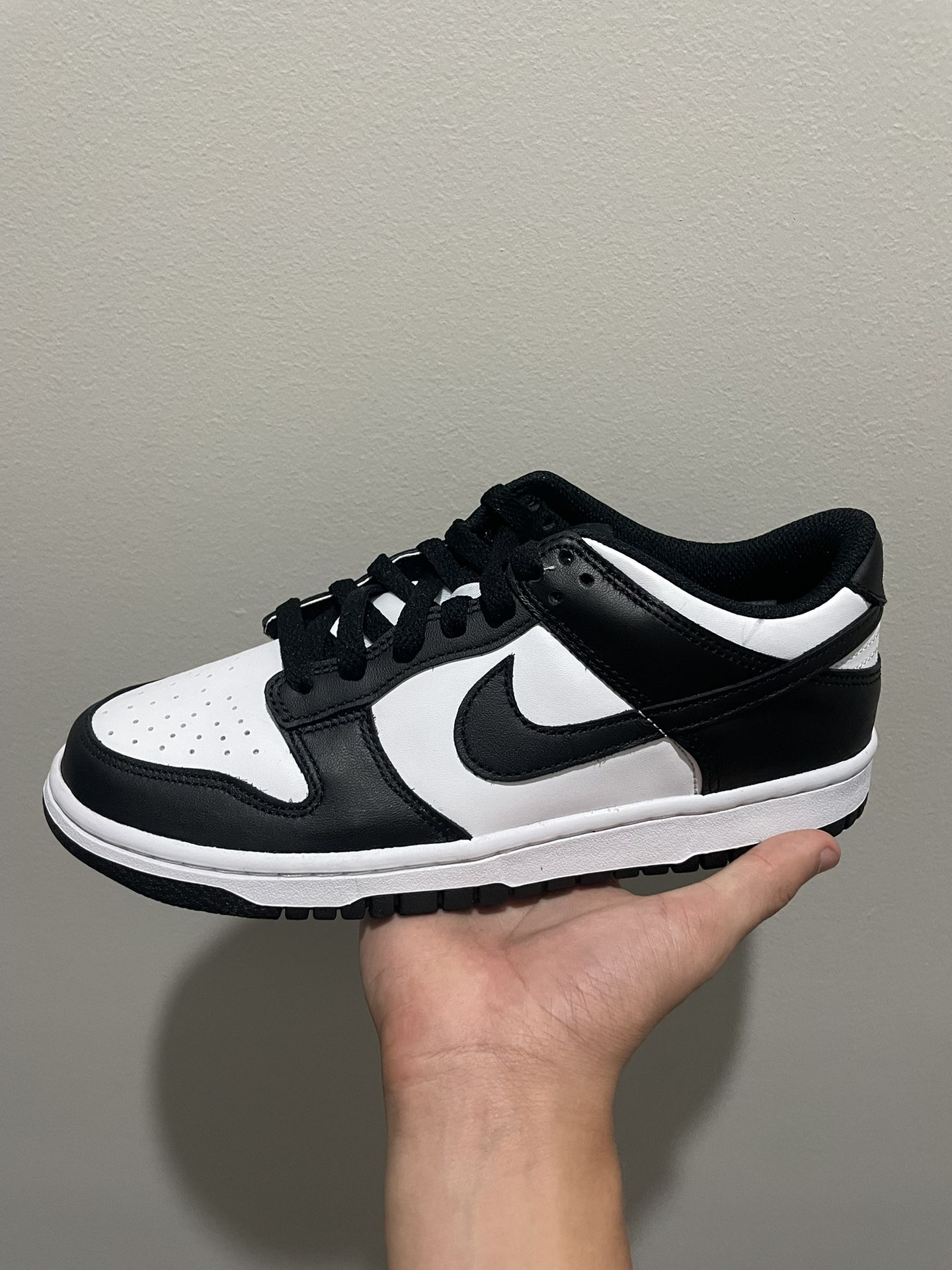 Size 7y - Panda Dunk Low (GS) 