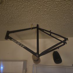 27.5 Giant XTC Advanced Frame In Decent Shape. 