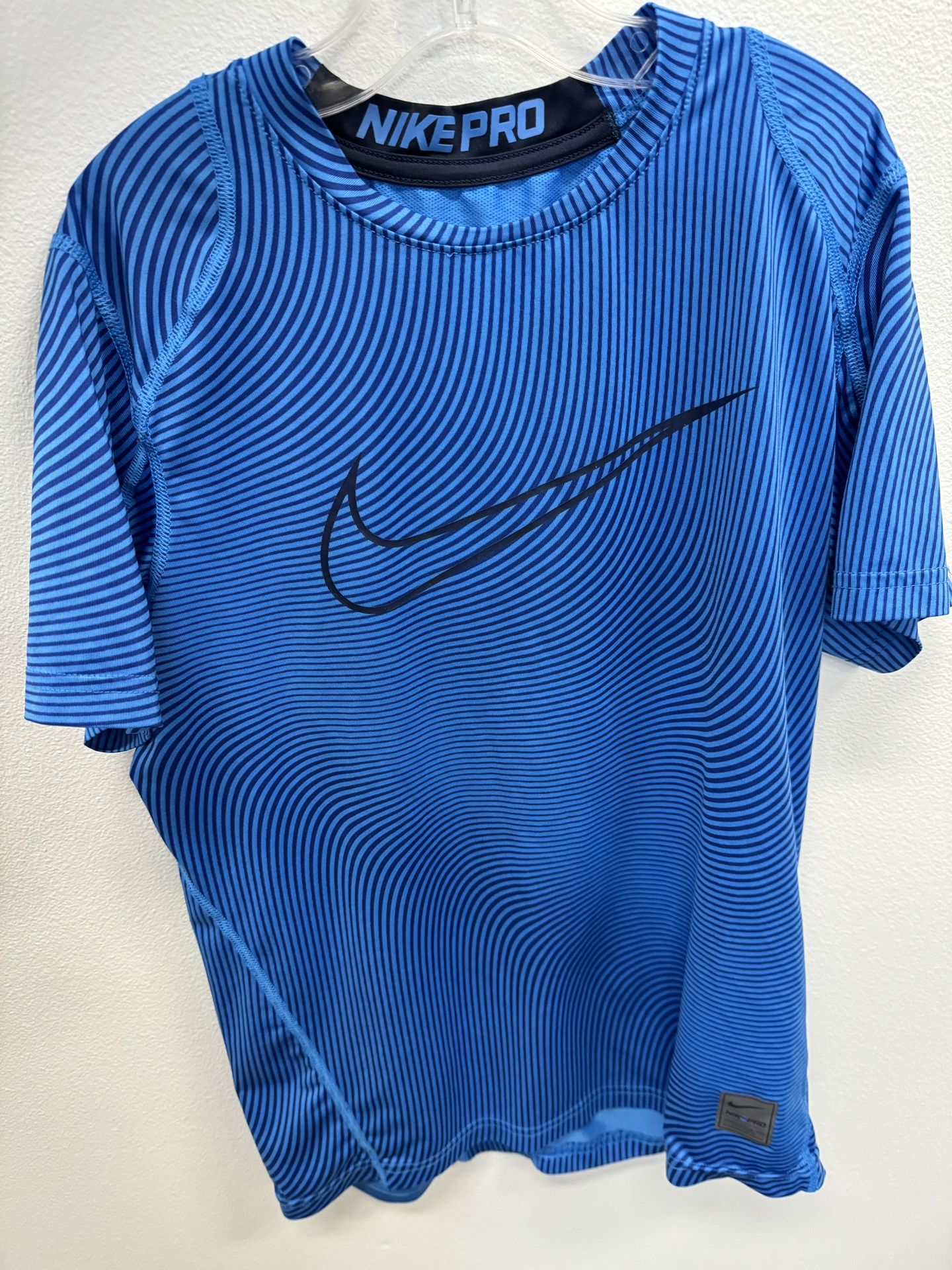 Nike Pro Boys Fitted Training Logo Fitted T-Shirt- Blue, Medium