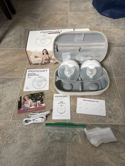 Momcozy M5 Wearable Breast Pump + Accessories