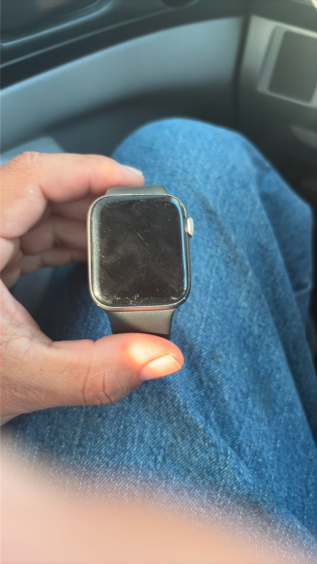 Apple Watch Series 6 (GPS + Cellular)