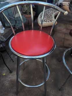 Coffee table with two chairs