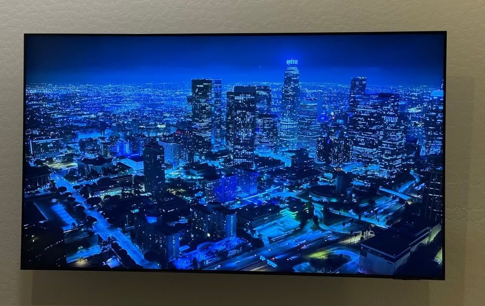** STEAL ** Samsung 65" Neo QLED TV for SALE