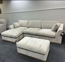 Sofa Reversible chase with Ottoman
