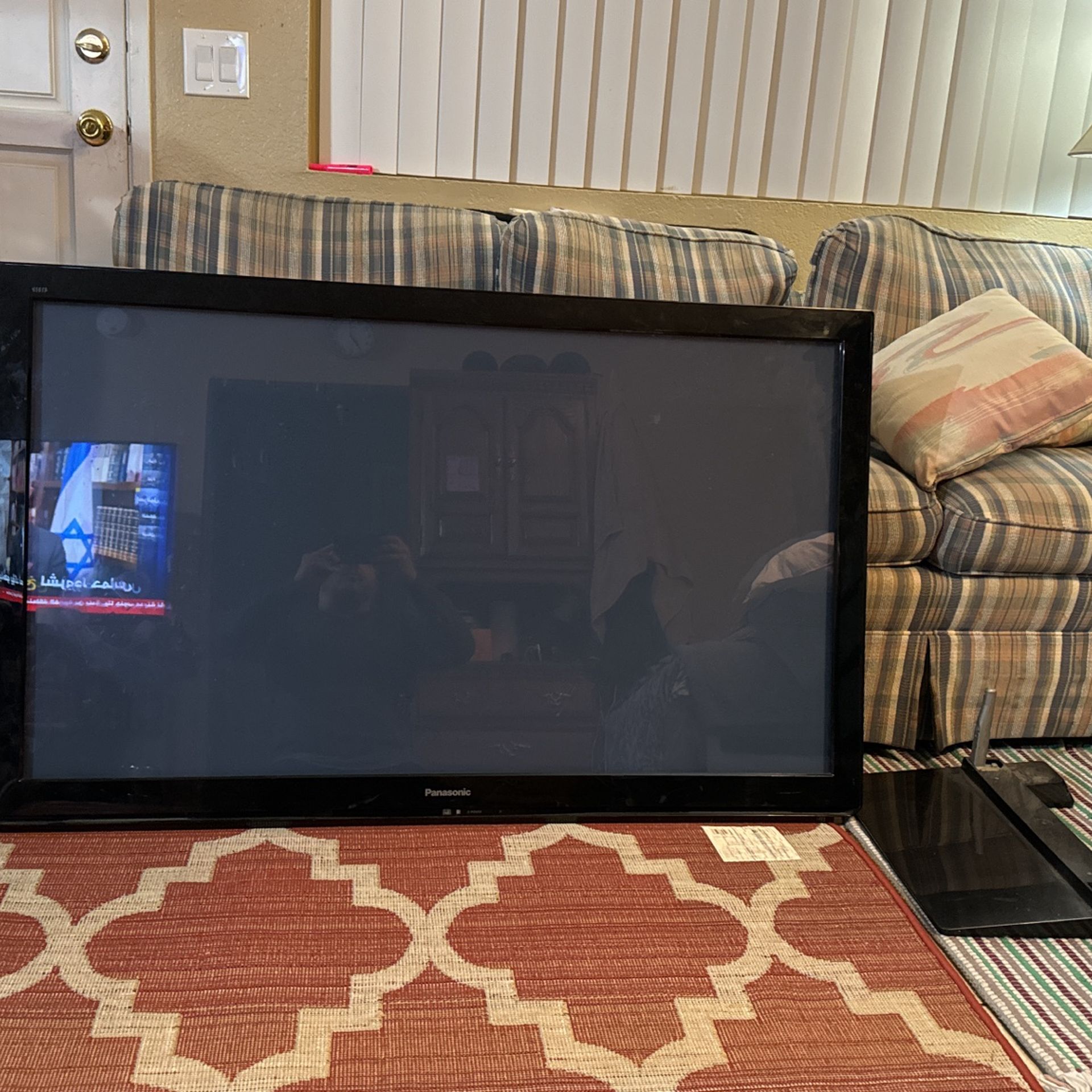 Panasonic TV 55 works well for anyone who is interested