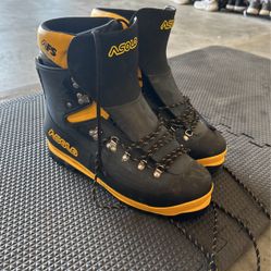 Asolo Mountaineering Boots