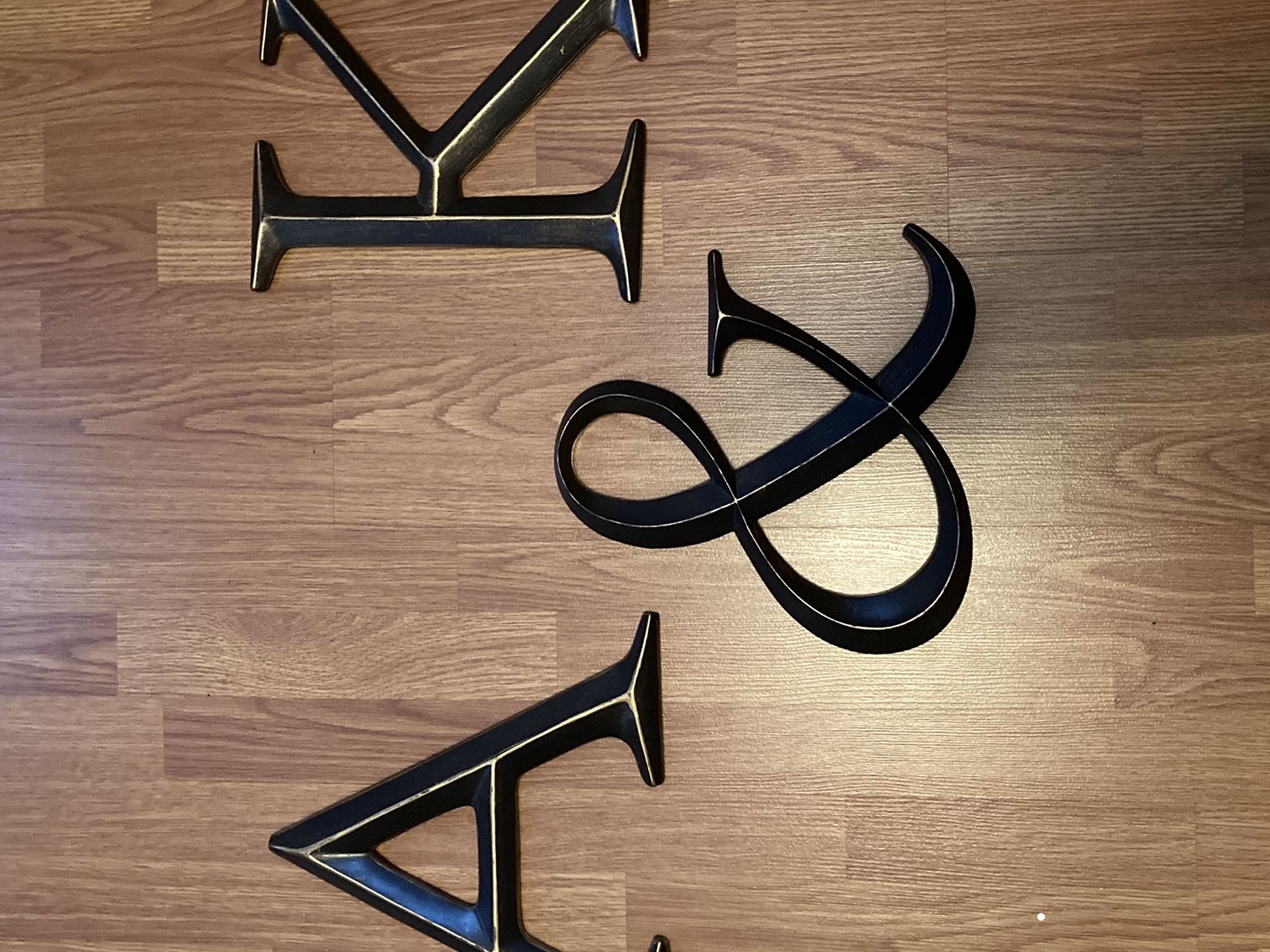 A and K wall Hanger