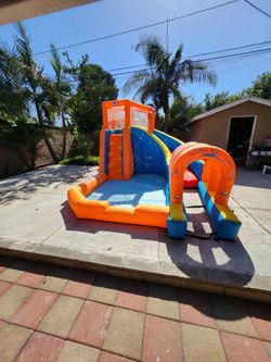 H2OGO! 13'9" x 10'6" x 8'6" Huricane Tunnel Blast Mega Water Park