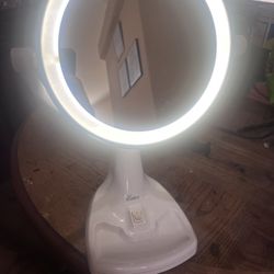 Light Up Vanity Makeup Mirror