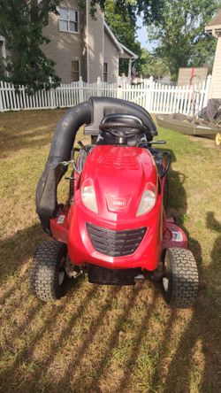 Toro riding mower with bagger