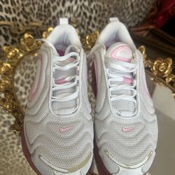 Women’s AirMax 720 Size 6
