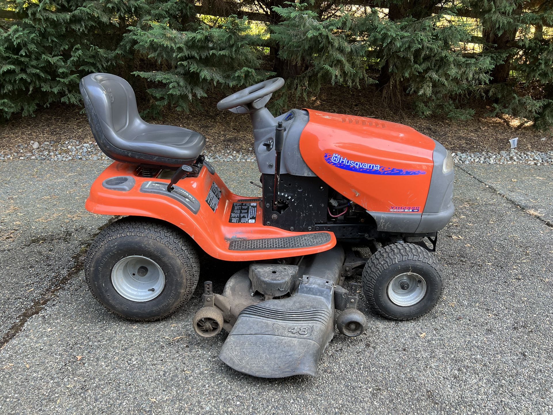 Husqvarna YTH2448 48” Riding Mower