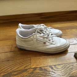 Reebok Classic White Sneakers 6.5