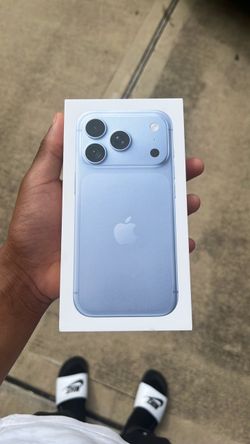 Apple iPhone 18 Pro – Blue Titanium