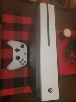 Xbox One S  500GB WIRELESS CONTROLLER
