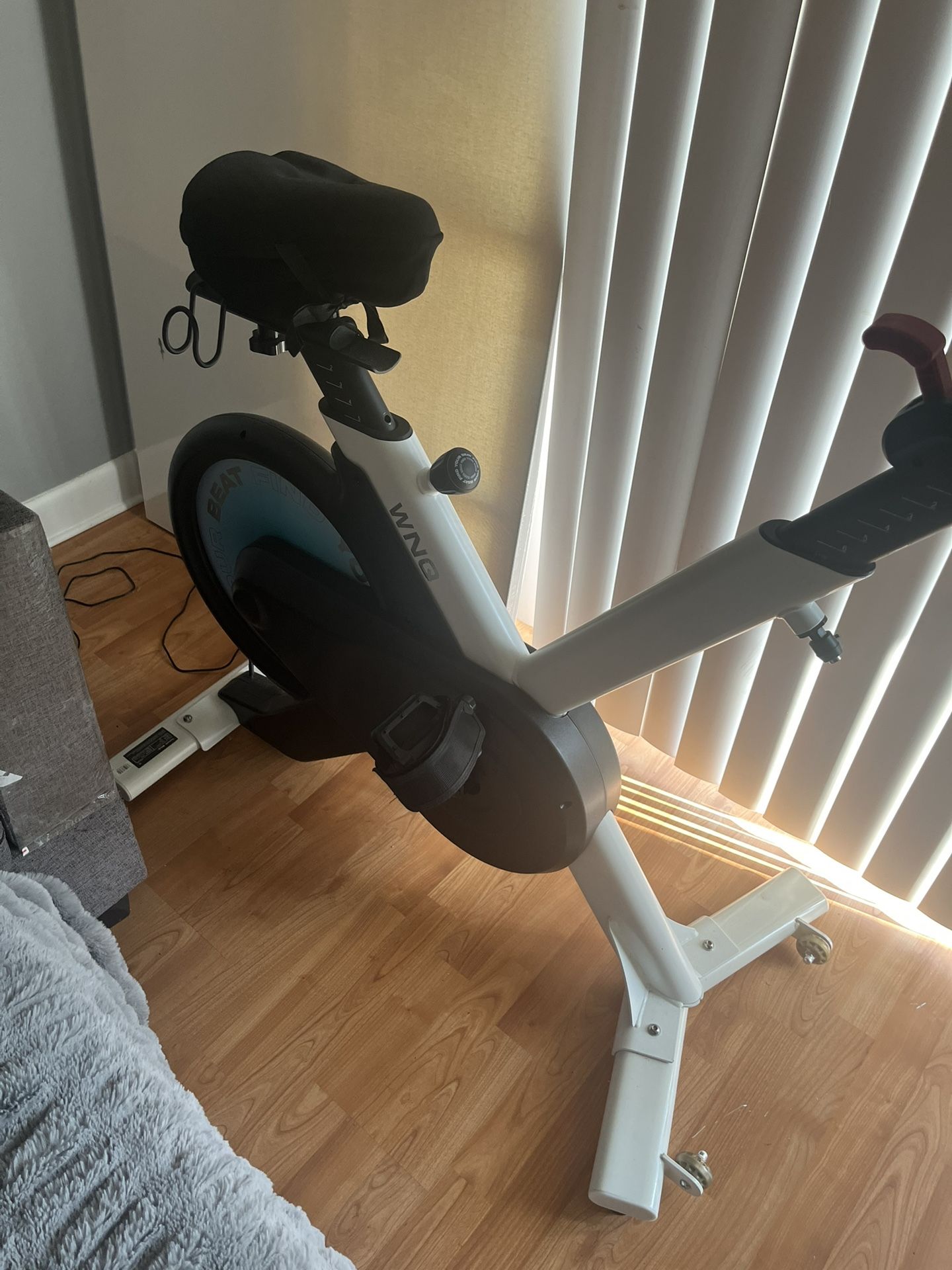 Freebeat wing Stationary Bike With Monitor