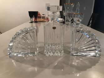 Brand New Heavy Glass Liquor Container with 2 Decorative pieces