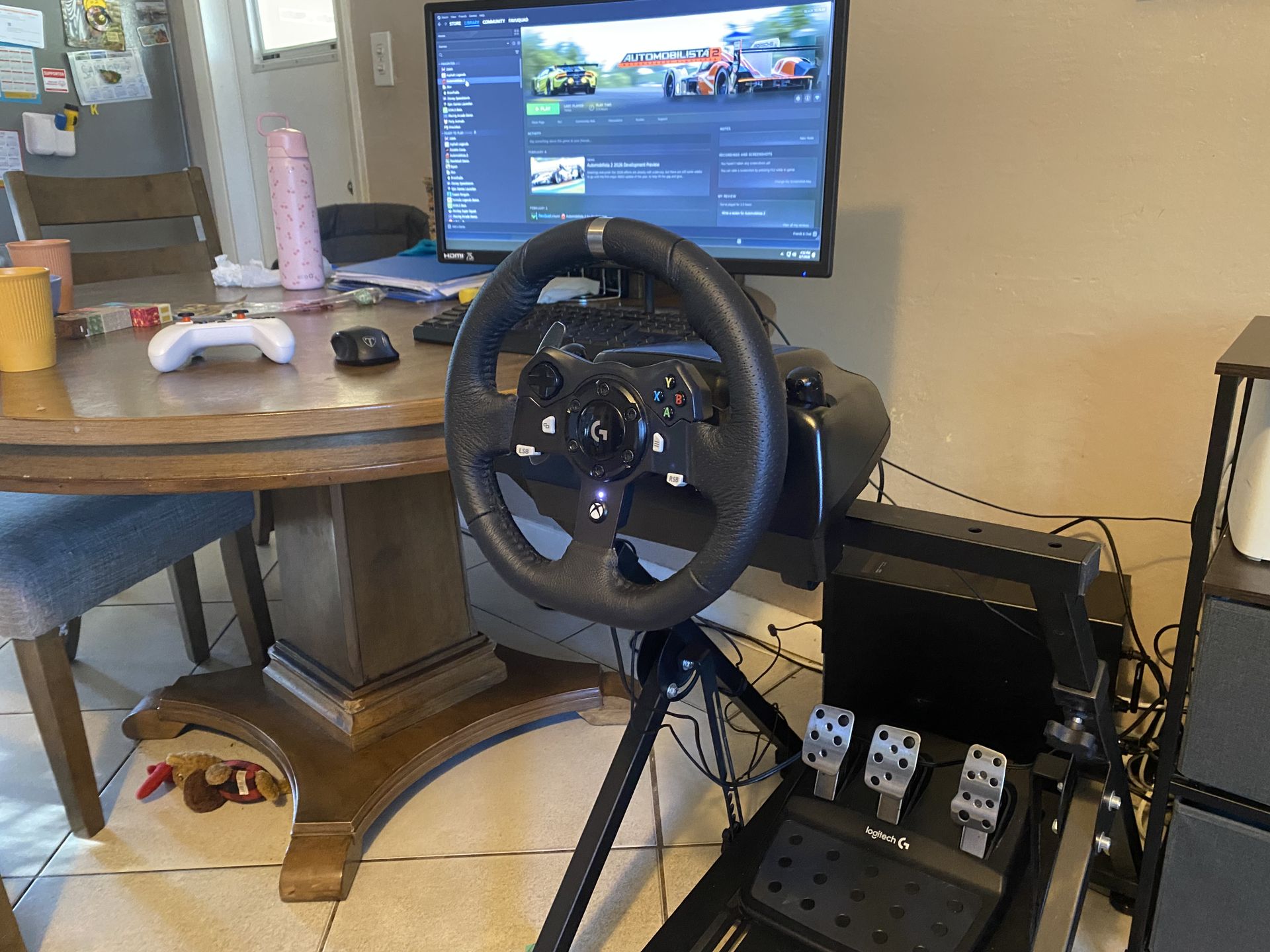 Logitech g920 with foldable stand