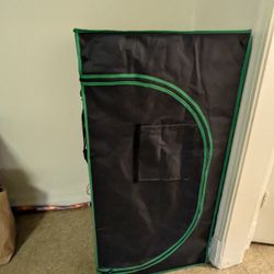 24"x24"x48'' Grown Tent , 600w LED light, &  4 planting Pots