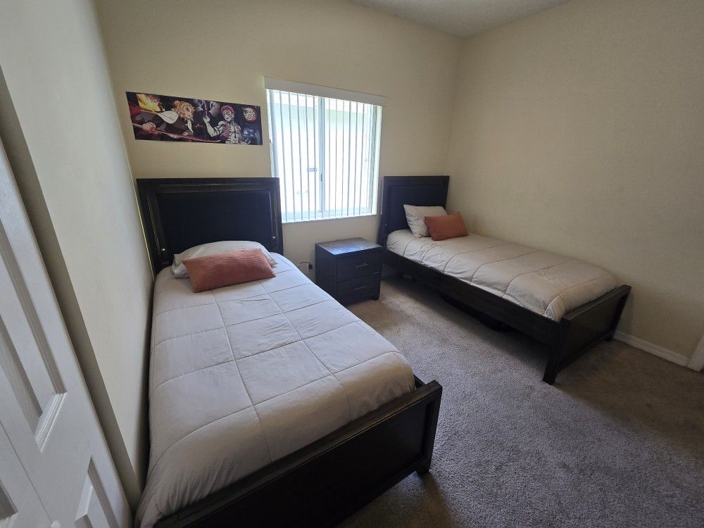 Twin Bedroom Set