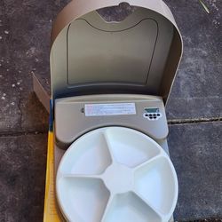 Pet Safe automatic 5 meal pet feeder