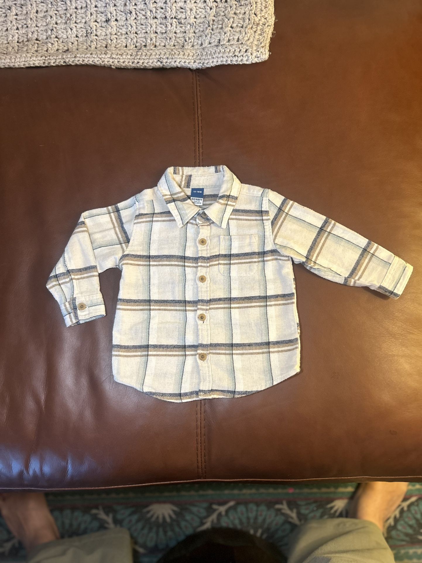 Old Navy - long sleeve plaid flannel pocket